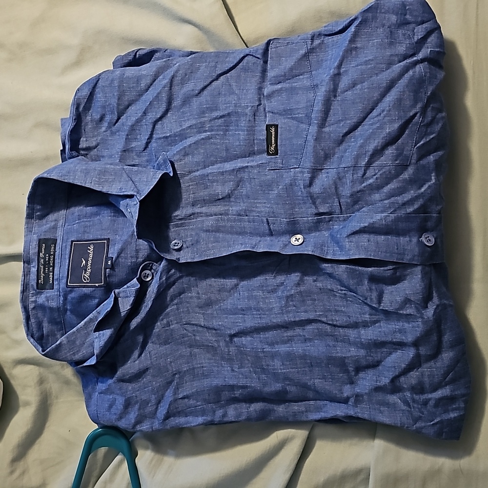 Men's deniem blue linen button down sized medium